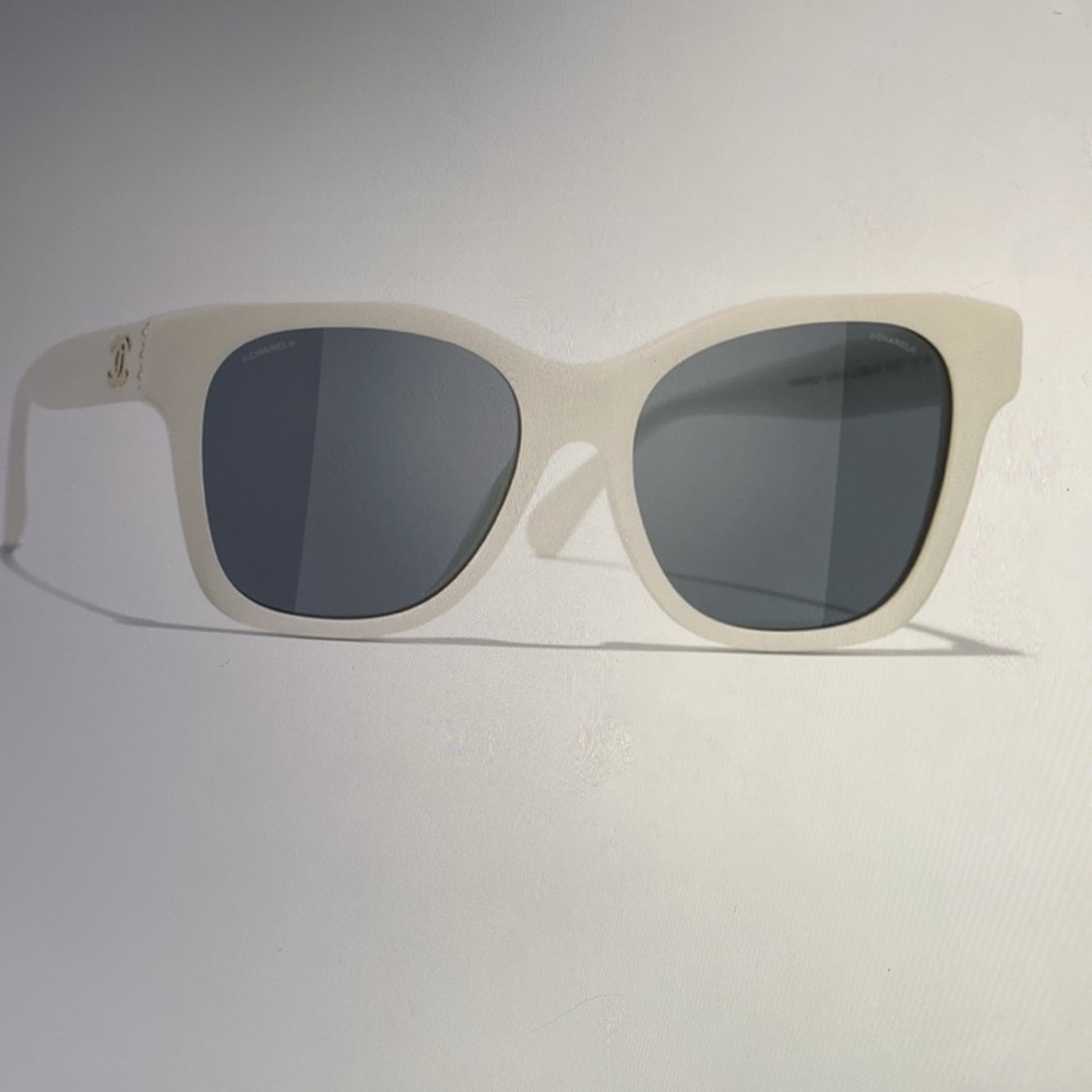 CHANEL Sunglasses.